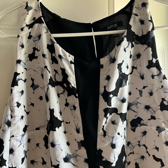 Apt 9 Black and White Sleeveless Top - Picture 2 of 6